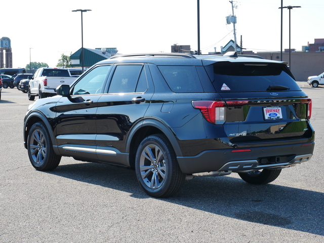 2025 Ford Explorer Active w/ Panoramic Roof 3