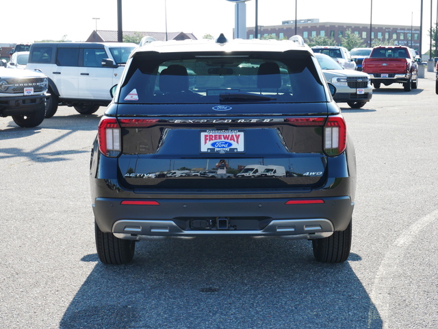 2025 Ford Explorer Active w/ Panoramic Roof 4