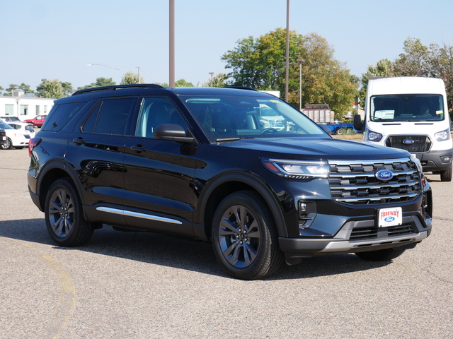 2025 Ford Explorer Active w/ Panoramic Roof 7