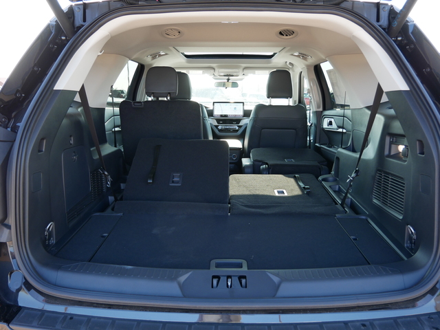 2025 Ford Explorer Active w/ Panoramic Roof 11