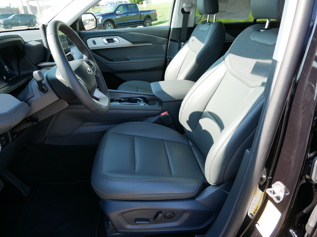 2025 Ford Explorer Active w/ Panoramic Roof 13