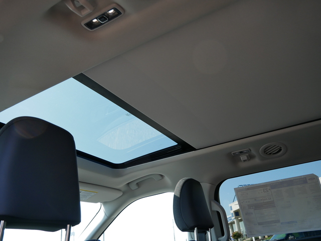 2025 Ford Explorer Active w/ Panoramic Roof 18