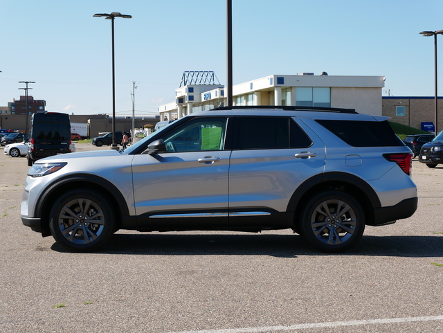 2025 Ford Explorer Active  2