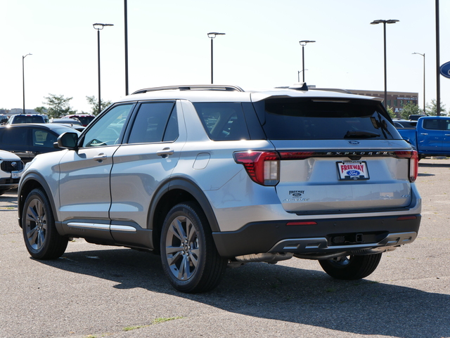 2025 Ford Explorer Active  3