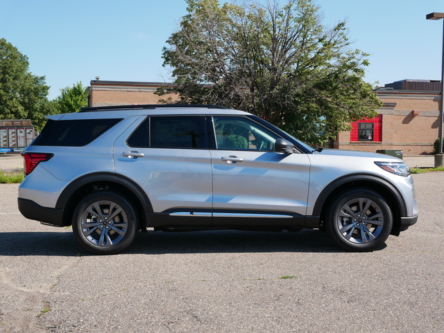 2025 Ford Explorer Active  6