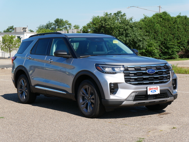 2025 Ford Explorer Active  7