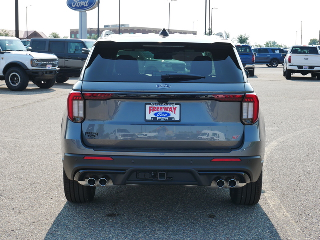 2025 Ford Explorer ST w/ Pano Moonroof 4