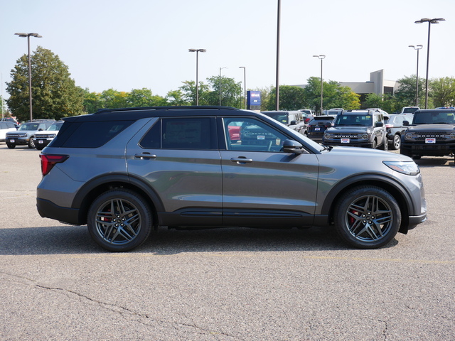 2025 Ford Explorer ST w/ Pano Moonroof 6