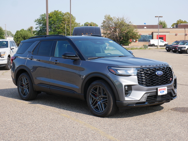 2025 Ford Explorer ST w/ Pano Moonroof 7