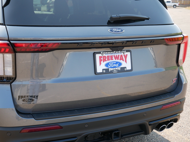 2025 Ford Explorer ST w/ Pano Moonroof 10