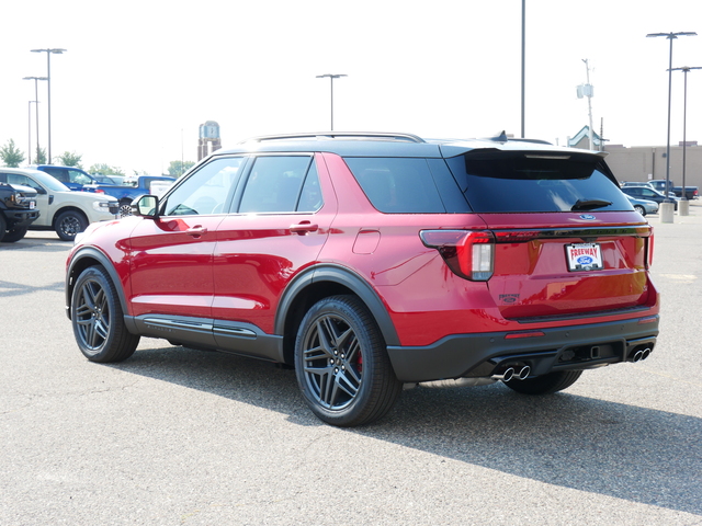 2025 Ford Explorer ST w/ Pano Moonroof 3