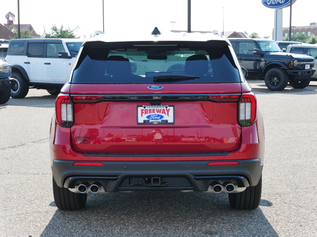 2025 Ford Explorer ST w/ Pano Moonroof 4