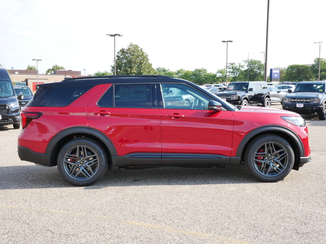 2025 Ford Explorer ST w/ Pano Moonroof 6