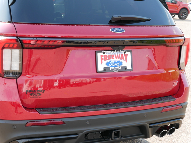 2025 Ford Explorer ST w/ Pano Moonroof 10