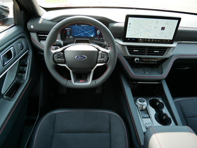 2025 Ford Explorer ST w/ Pano Moonroof 19