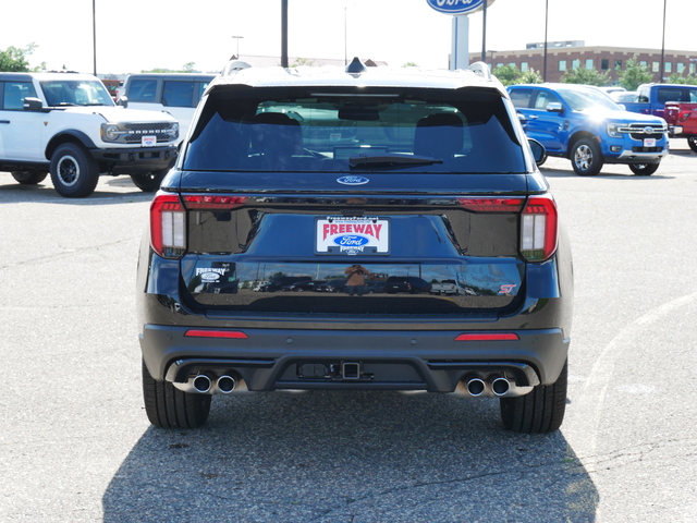 2025 Ford Explorer ST w/ Pano Moonroof 4