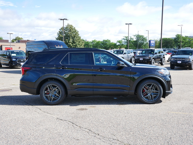 2025 Ford Explorer ST w/ Pano Moonroof 6