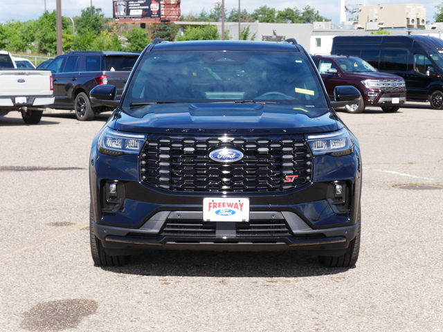 2025 Ford Explorer ST w/ Pano Moonroof 8