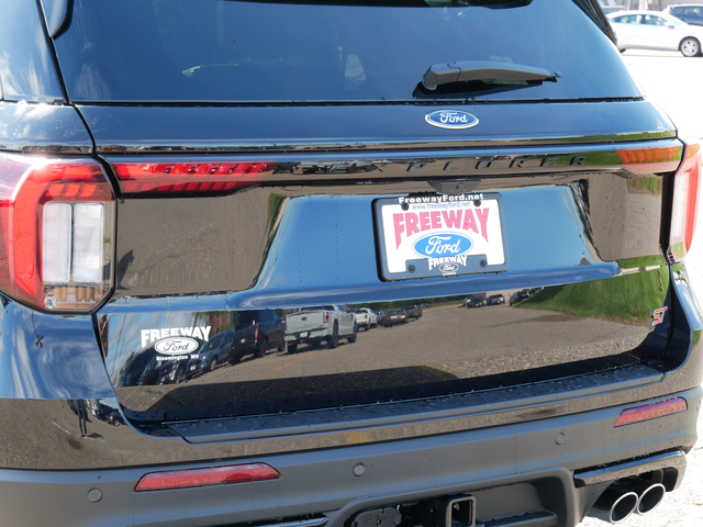 2025 Ford Explorer ST w/ Pano Moonroof 10