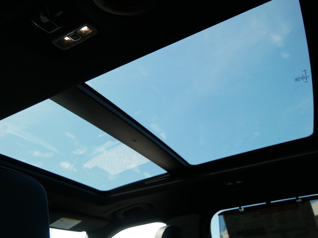 2025 Ford Explorer ST w/ Pano Moonroof 18