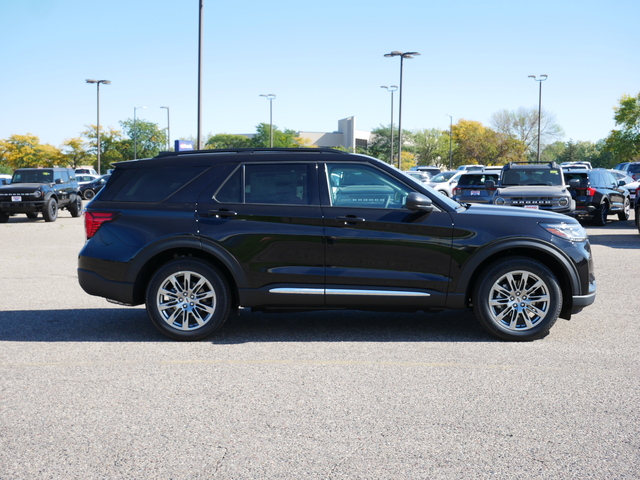 2025 Ford Explorer Active  6