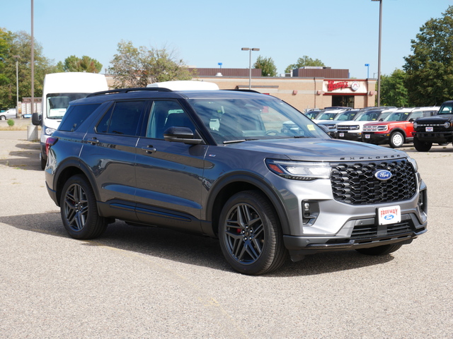 2025 Ford Explorer ST-Line  7