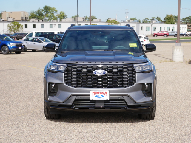 2025 Ford Explorer ST-Line  8