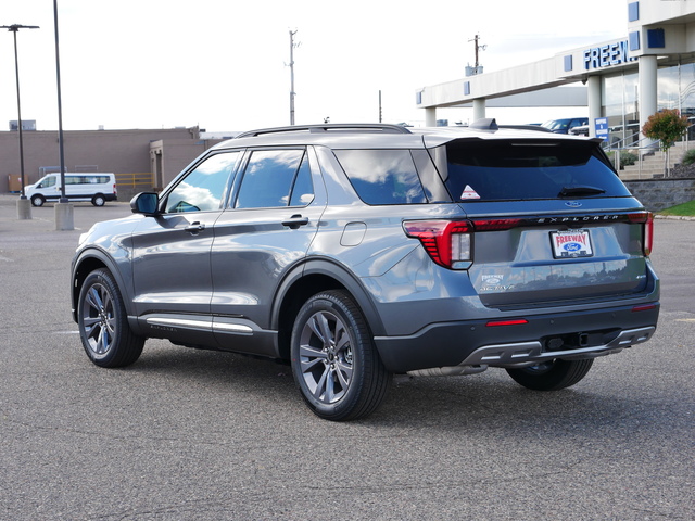 2025 Ford Explorer Active  3