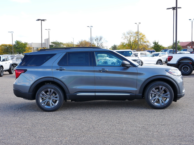 2025 Ford Explorer Active  6