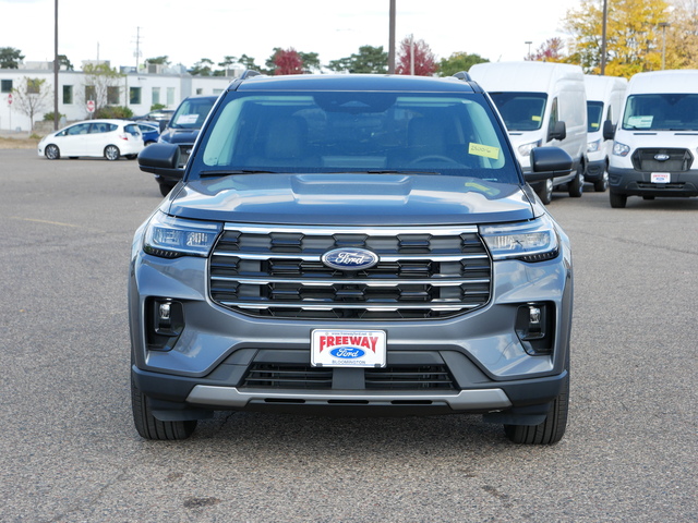 2025 Ford Explorer Active  8