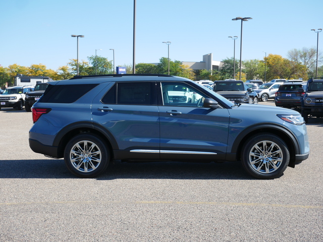 2025 Ford Explorer Active  6