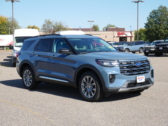 2025 Ford Explorer Active  7