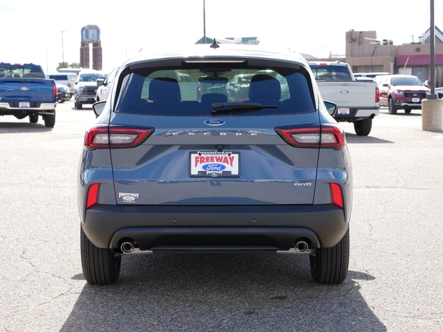 2025 Ford Escape ST-Line  4