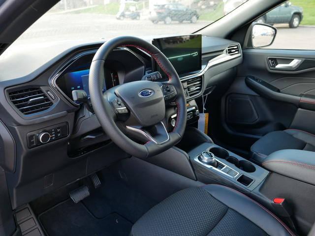 2025 Ford Escape ST-Line  12