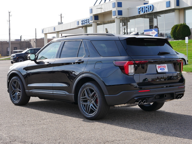 2025 Ford Explorer ST  3