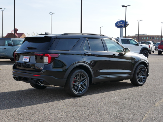 2025 Ford Explorer ST  5