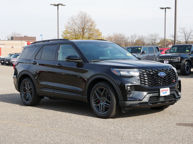 2025 Ford Explorer ST  7