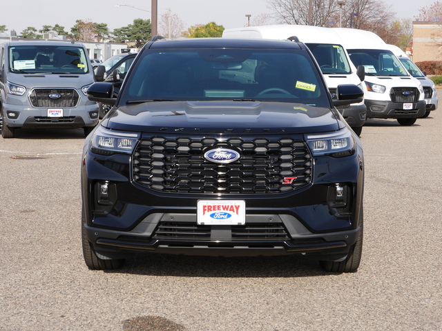 2025 Ford Explorer ST  8