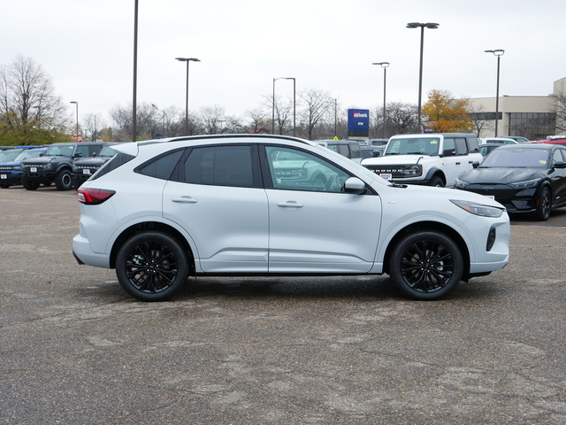 2025 Ford Escape ST-Line Elite 6