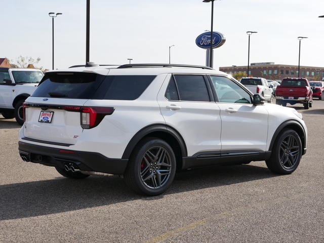 2025 Ford Explorer ST  5