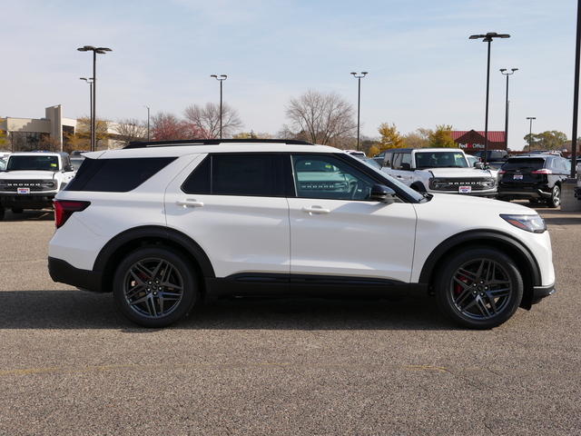 2025 Ford Explorer ST  6