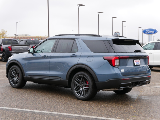 2025 Ford Explorer ST-Line 3