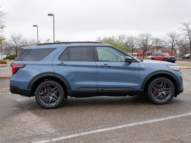 2025 Ford Explorer ST-Line 6