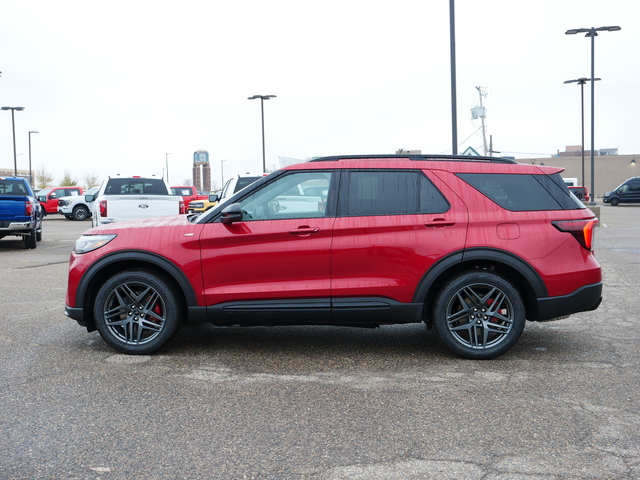 2025 Ford Explorer ST-Line 2