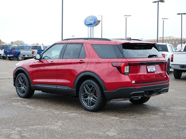 2025 Ford Explorer ST-Line 3