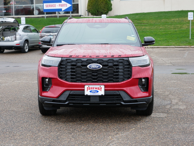 2025 Ford Explorer ST-Line 8