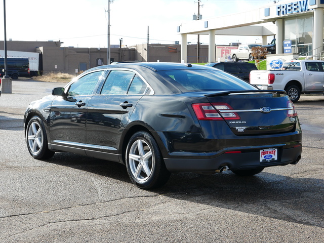 2015 Ford Taurus SHO 3