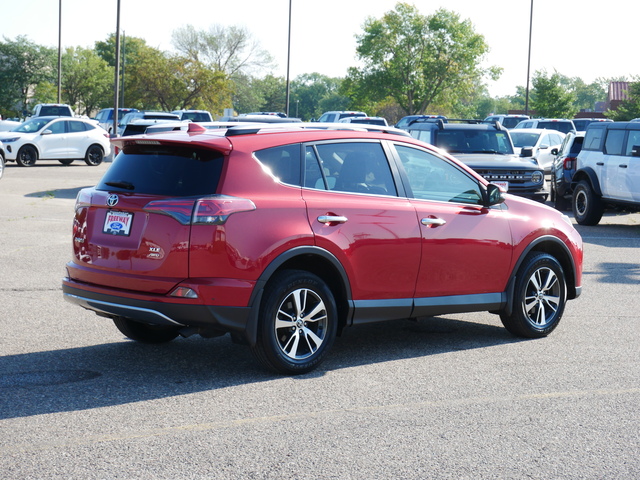 2017 Toyota RAV4 XLE 3