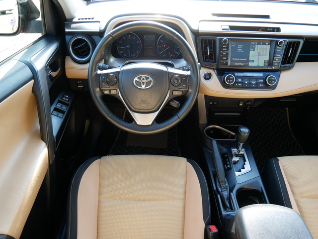 2017 Toyota RAV4 XLE 18