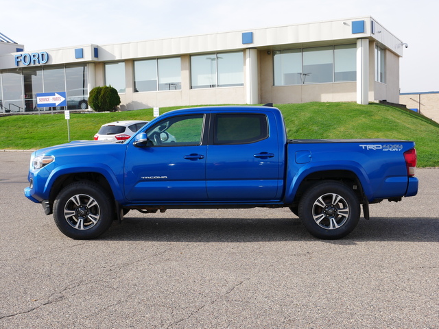 2017 Toyota Tacoma TRD Sport 2